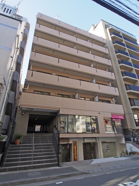 コンフォート麻布の外観写真 - 港区麻布十番2丁目12番5号