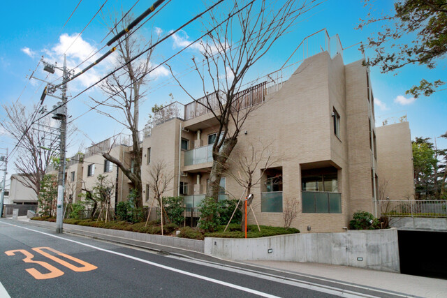 ロイヤルシーズン瀬田の外観写真 - 世田谷区瀬田4丁目40番14号