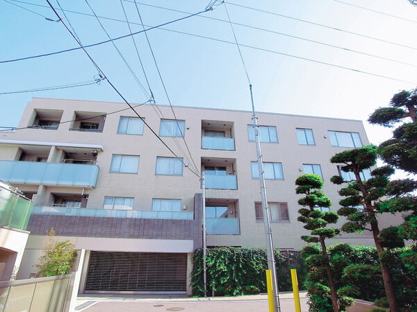 ディアクオーレ成城の外観写真 - 世田谷区成城6丁目16番12号