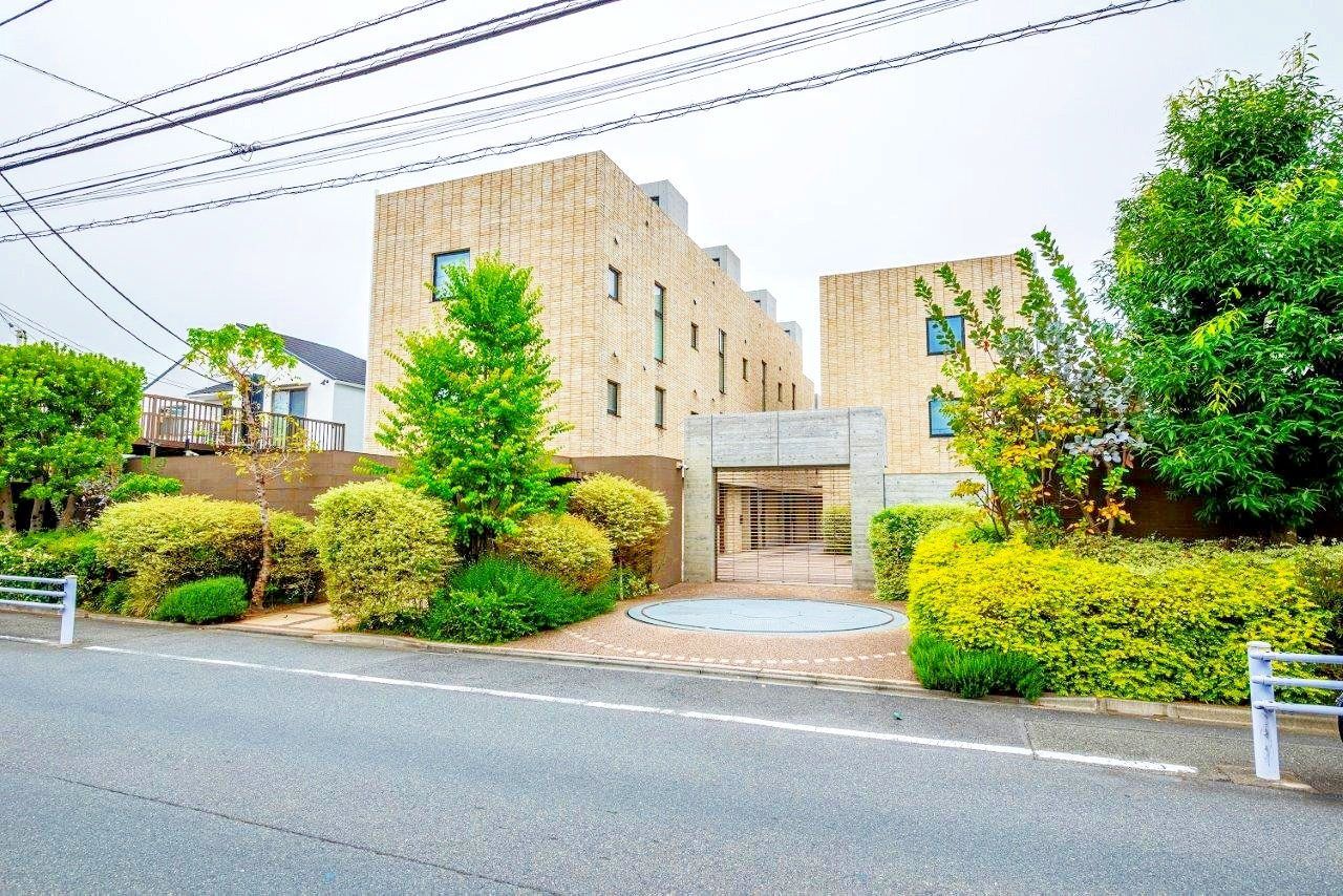 デュフレベース成城の外観写真 - 世田谷区成城8丁目4番3号