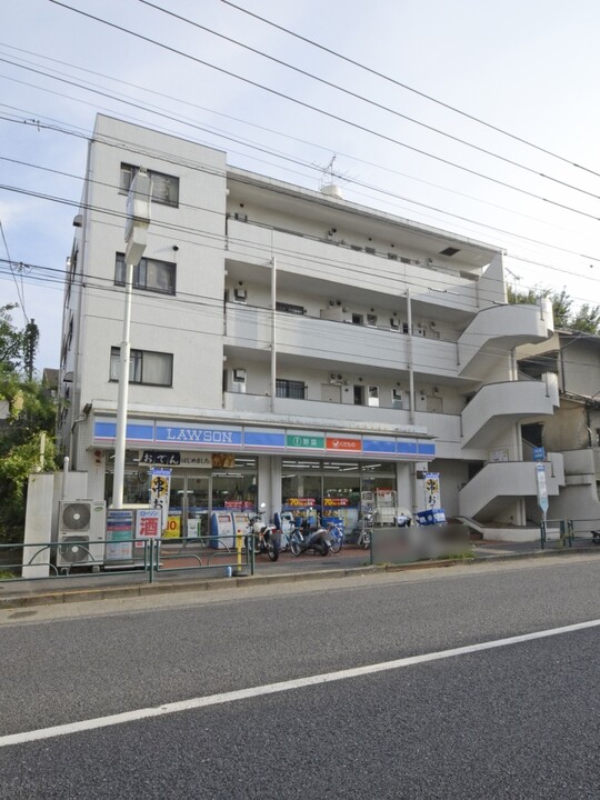 コスモス深沢の外観写真 - 世田谷区深沢5丁目17番6号