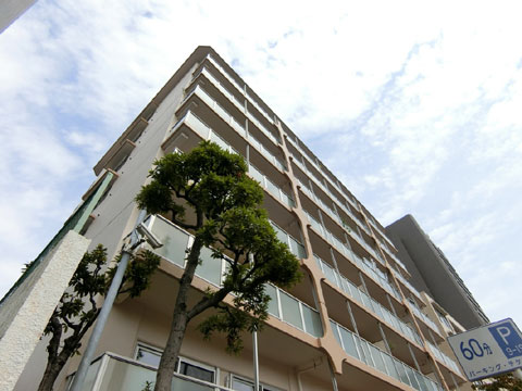 イトーピア南麻布マンションの外観写真 - 港区南麻布3丁目19番28号