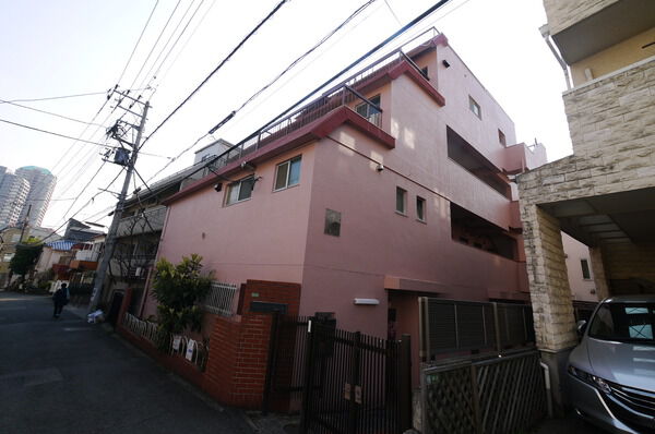 秀山コーポ目白台の外観写真 - 文京区目白台1丁目14番2号