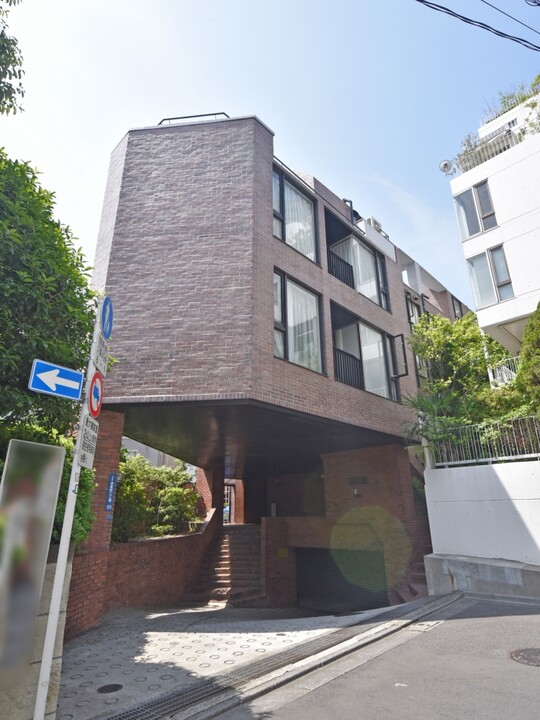 ベルテ原宿の外観写真 - 渋谷区神宮前2丁目33番21号