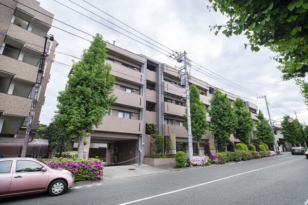 クレッセント深沢の外観写真 - 世田谷区深沢5丁目10番11号